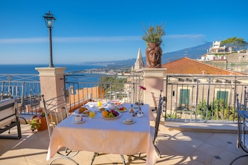 casa turchetti taormina