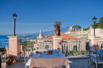 casa turchetti taormina