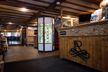 the royal arms hotel