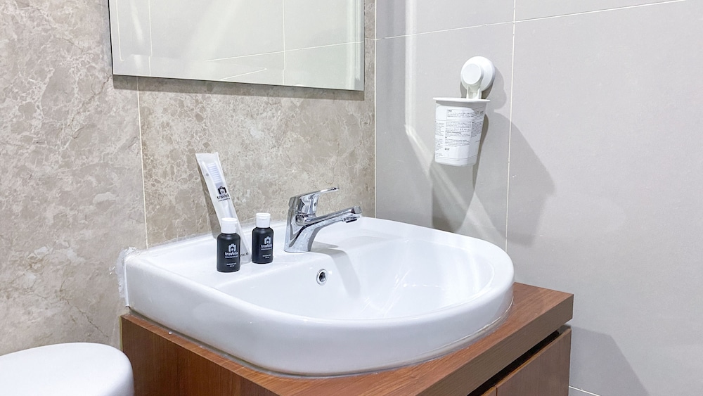 relaxing and homey studio transpark cibubur apartment