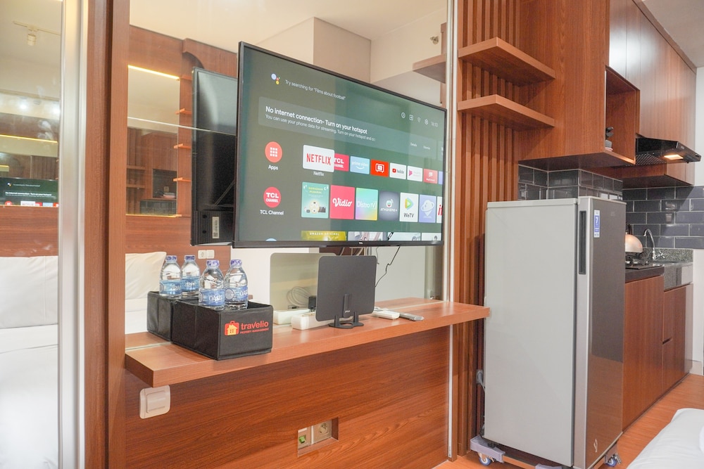 relaxing and homey studio transpark cibubur apartment