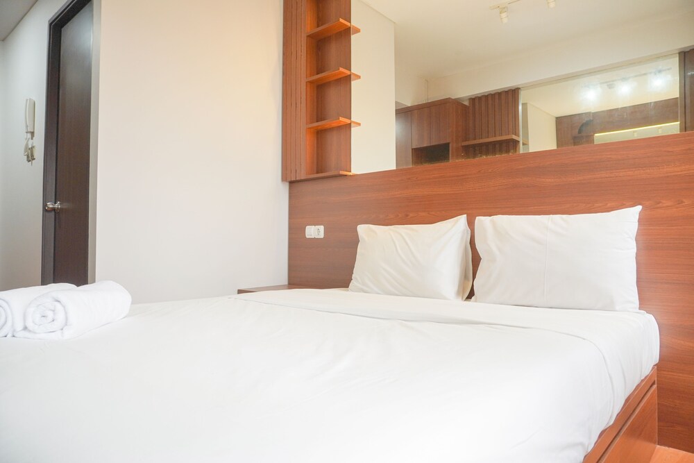 relaxing and homey studio transpark cibubur apartment