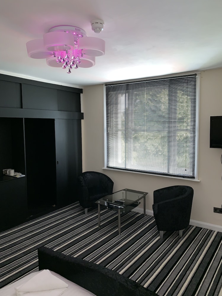 stifford clays farm hotel