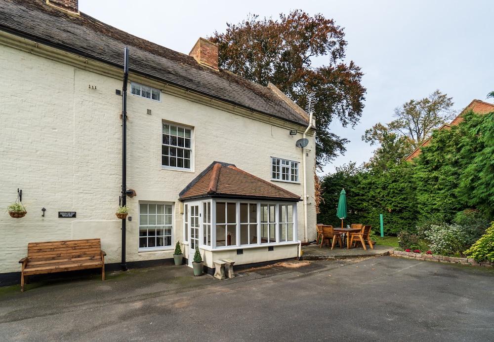 springfield house birmingham airport and nec