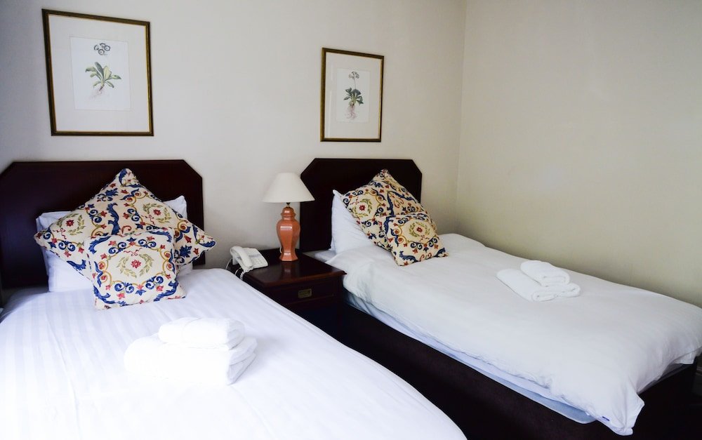scarborough hill country inn