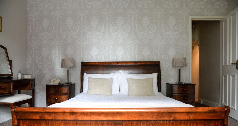 scarborough hill country inn