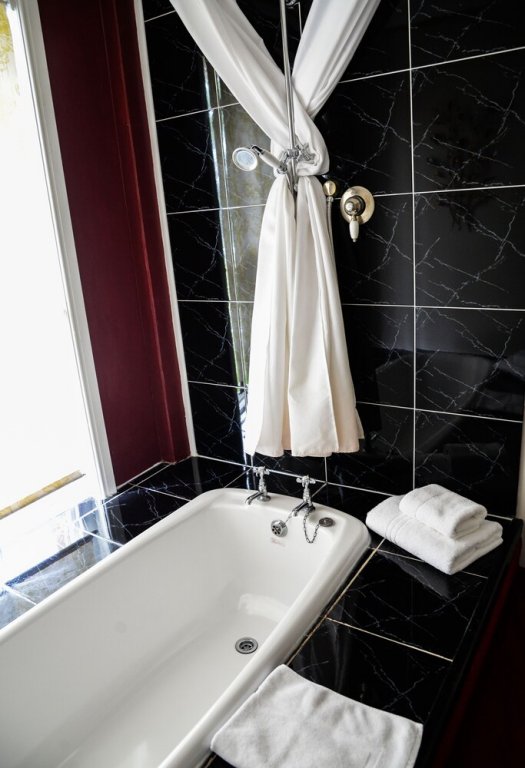 scarborough hill country inn