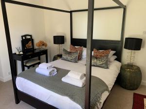 scarborough hill country inn