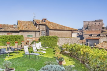 Palazzo Catalani Resort,Near Palazzo Chigi-Albani,4 star