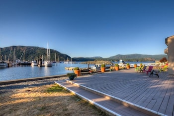 Oceanfront Suites At Cowichan Bay,Duncan>>Cowichan Bay,3 star