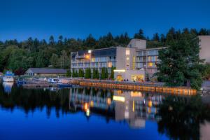 oceanfront suites at cowichan bay