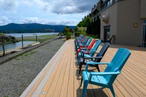 oceanfront suites at cowichan bay