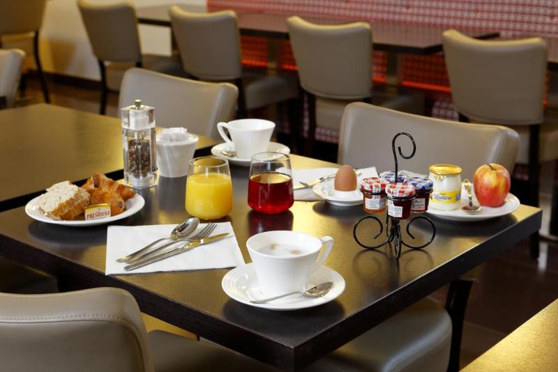 Hotel Les Herbes Folles,Mauregard>>Chatres,4 star