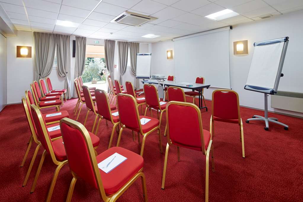 kyriad nantes sud bouaye aeroport