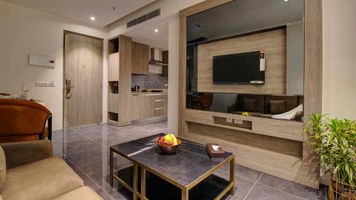 rhythm gurugram hotel and suites sohna road