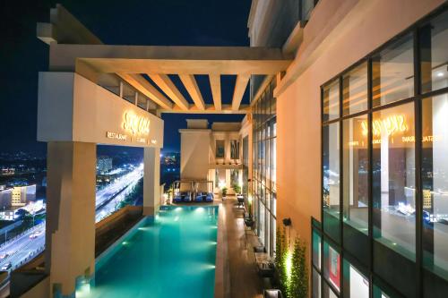 rhythm gurugram hotel and suites sohna road