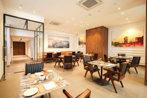 rhythm gurugram hotel and suites sohna road