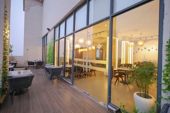 Rhythm Gurugram, Hotel & Suites, Sohna Road,,4 star