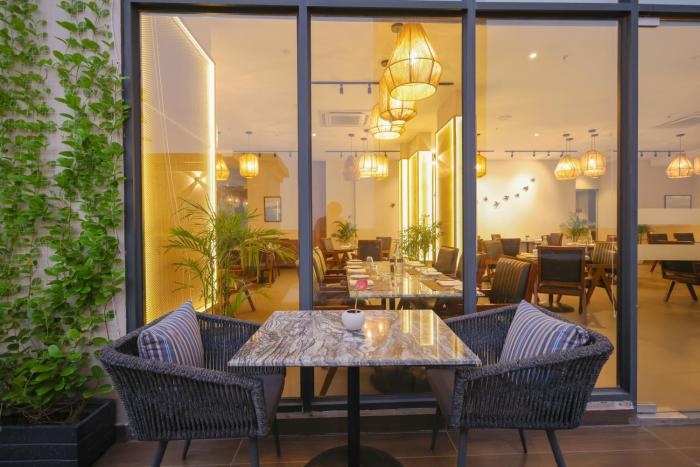 rhythm gurugram hotel and suites sohna road