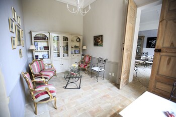 Domaine Des Escaunes,Montfavet>>Gard,4 star