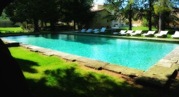 Domaine Des Escaunes,Montfavet>>Gard,4 star