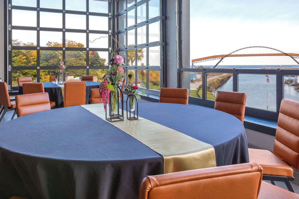 riverbend hotel and suites trademark collection by wyndham