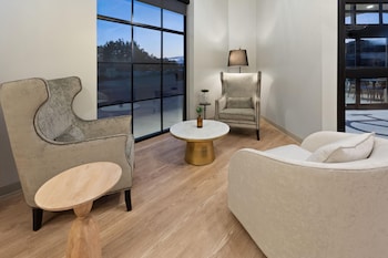 Riverbend Hotel And Suites, Trademark Collection By Wyndham,,0 star