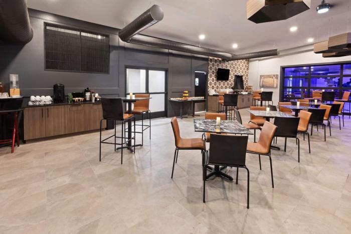 riverbend hotel and suites trademark collection by wyndham