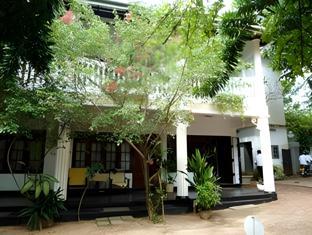hotel susantha garden