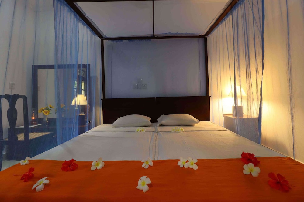 hotel susantha garden