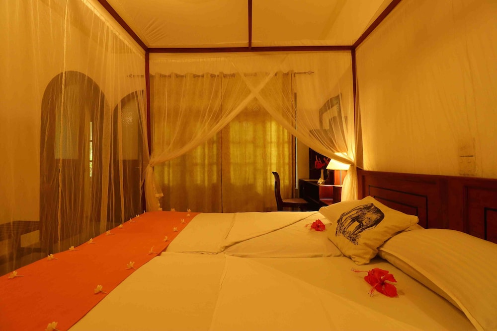 hotel susantha garden