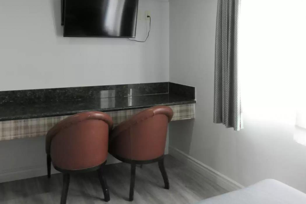 rodeway inn commerce los angeles
