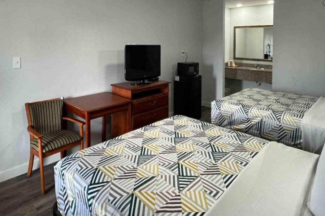 motel 6 greenwood ms