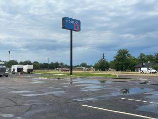 motel 6 greenwood ms
