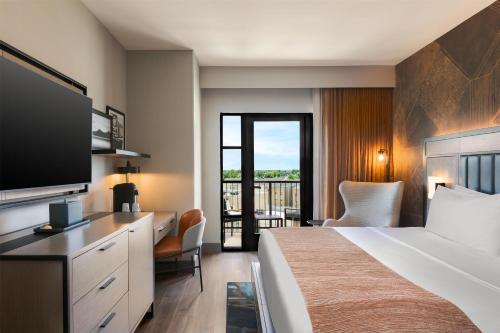 hotel avail rogers tapestry collection by hilton