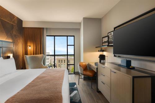 hotel avail rogers tapestry collection by hilton
