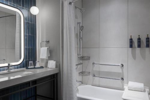hotel avail rogers tapestry collection by hilton