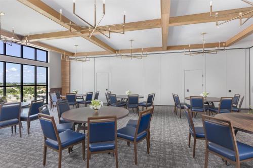 hotel avail rogers tapestry collection by hilton