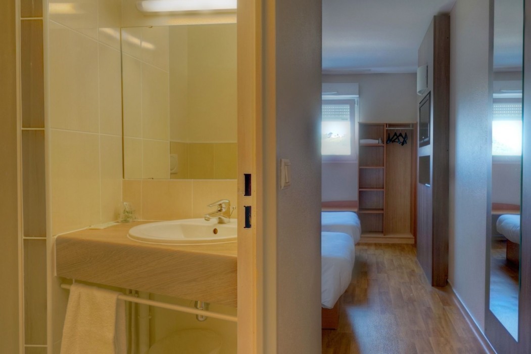 bandb hotel saint etienne monthieu