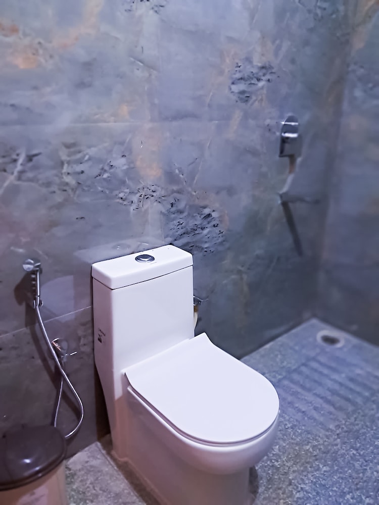 roomshala 135 paradise villa banglore