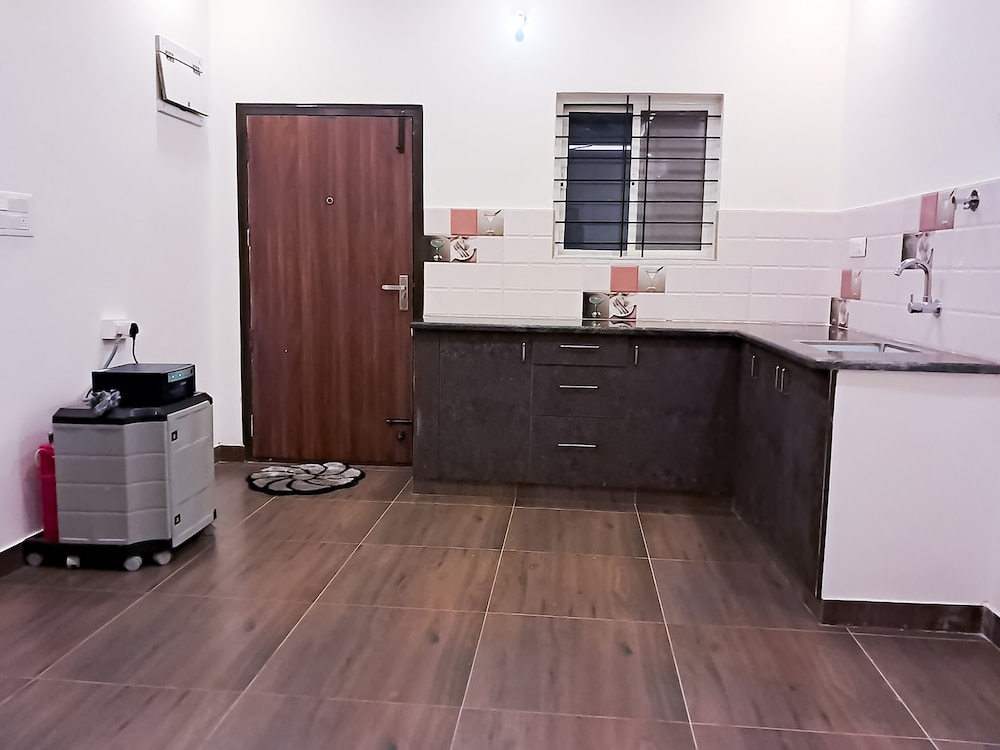 roomshala 135 paradise villa banglore