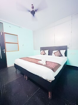 Roomshala 147 Kd Plazav,,3 star