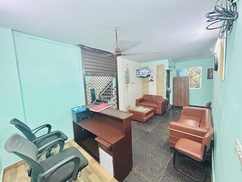 Roomshala 147 Kd Plazav,,3 star