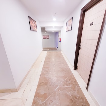 roomshala 150 happy inn vinod nagar