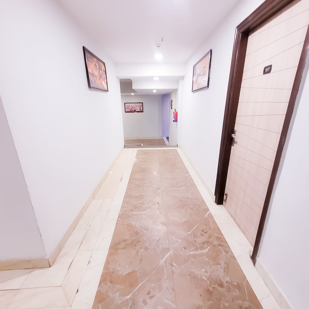 roomshala 150 happy inn vinod nagar