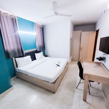 roomshala 150 happy inn vinod nagar