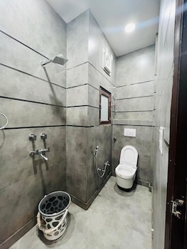 roomshala 152 hotel sukoon