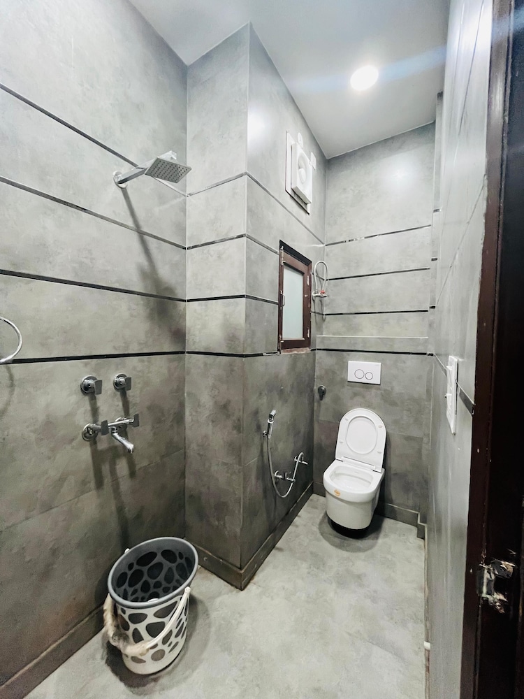 roomshala 152 hotel sukoon