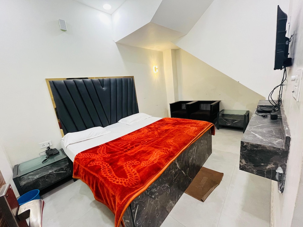 roomshala 152 hotel sukoon