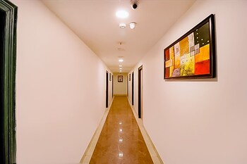 Roomshala 173 Hotel Royal Inn,,2 star